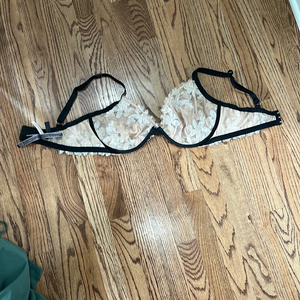 VS Leopard Print Floral Lace Unlined Bra - Picture 5 of 9